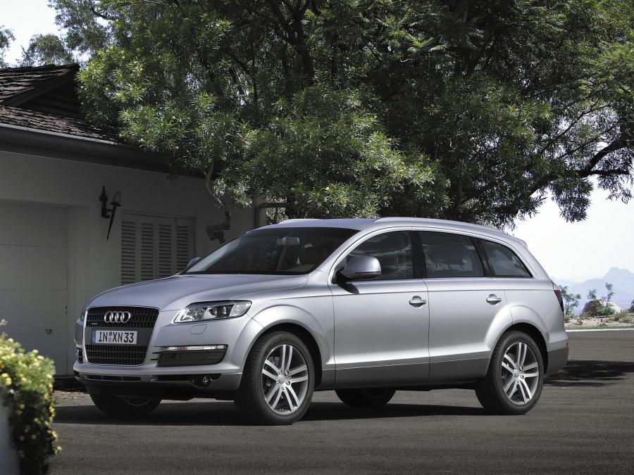  Audi Q7 4.2 Quattro (4L) 2005 года  (фото 13 из 30)